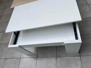 Mesa de centro moderna gris, blanca y beige