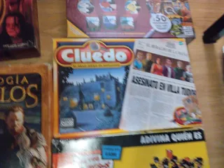 Lote 4 juegos de mesa: Risk, Cluedo, Simpsons