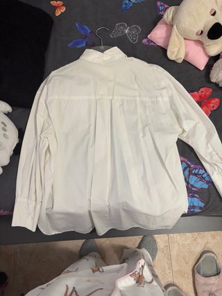 Camisa blanca de manga larga