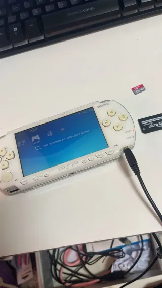 PSP 1004 Blanca Liberada con Juegos