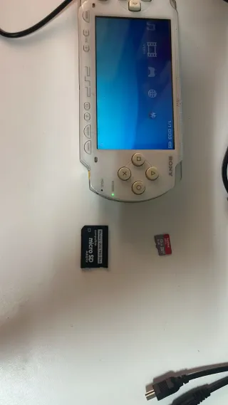 PSP 1004 Blanca Liberada con Juegos