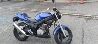 Daelim 125 Naked Azul ruedas nuevas 16000 kilómetr