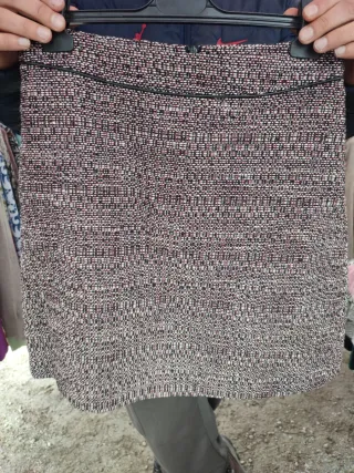 Falda Hugo Boss Negra y Roja