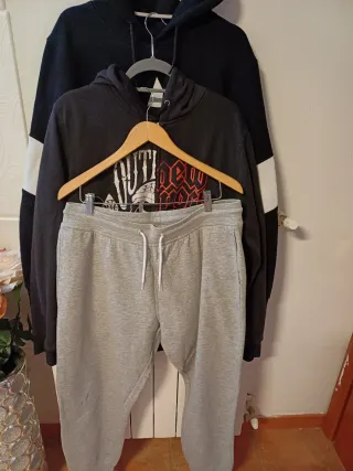 Set 2 felpe XL e pantaloni XL in ottime condizioni