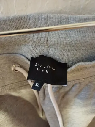 Set 2 felpe XL e pantaloni XL in ottime condizioni