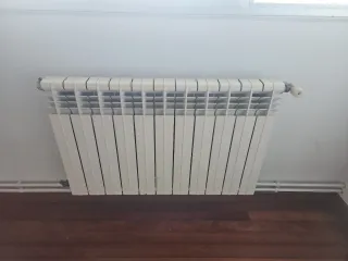 Radiador blanco metálico