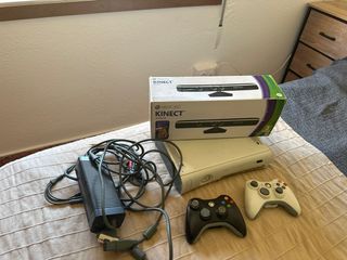 Xbox 360 con Kinect y mandos