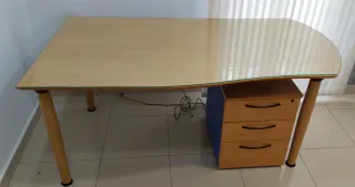 Escritorio madera y cristal con cajonera