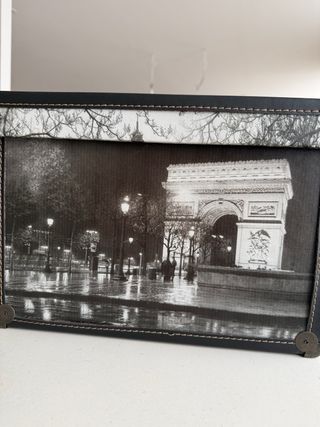 Caja de madera decorada con escenas de París