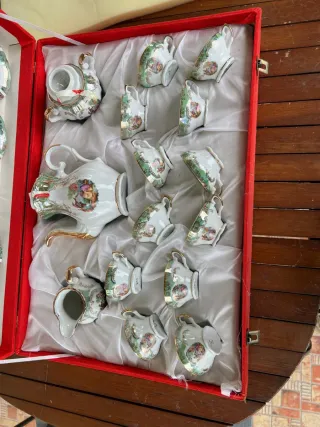 Juego de café italiano porcelana - 1 plato roto