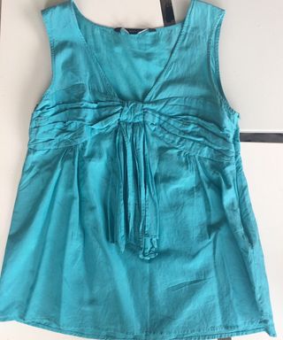 Blusa azul sin mangas