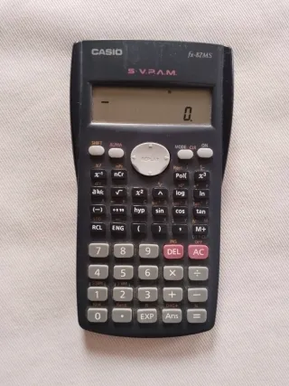 Calculadora Científica Casio fx-82MS