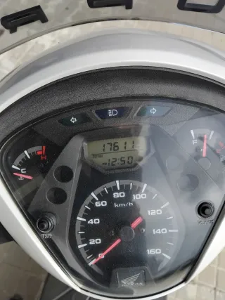 Honda SH 125i Scooter Blanca