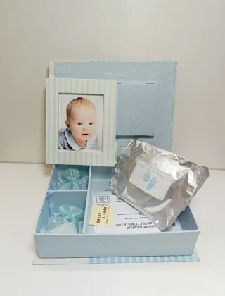 Kit para crear huellas de bebé y marco de fotos.