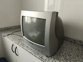 Televisión antigua KENSTAR