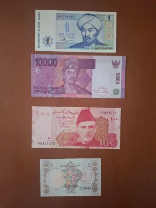 Asia: 18 Billetes de  distintos pises SC.