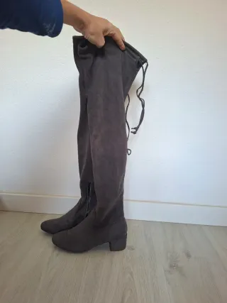 Botas altas mosqueteras grises