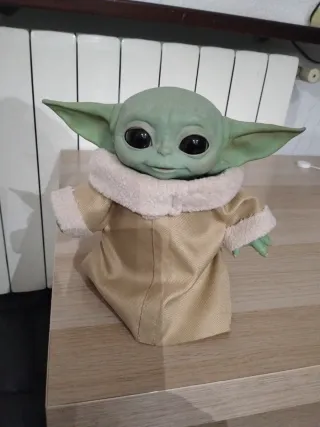Juguete animatrónico Baby Yoda