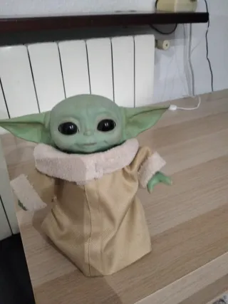Juguete animatrónico Baby Yoda