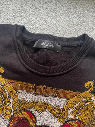 Sudadera Negra con Estampado de Oso y Cristales