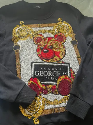 Sudadera Negra con Estampado de Oso y Cristales