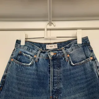 Pantalón tejano Mango Talla 36 Roto