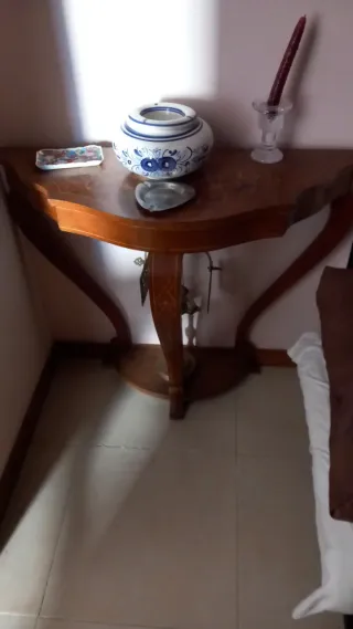 Mesa aparador para recibidor de madera
