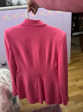 Americana rosa y blanca