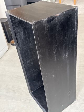 Mueble auxiliar abierto rectangular.