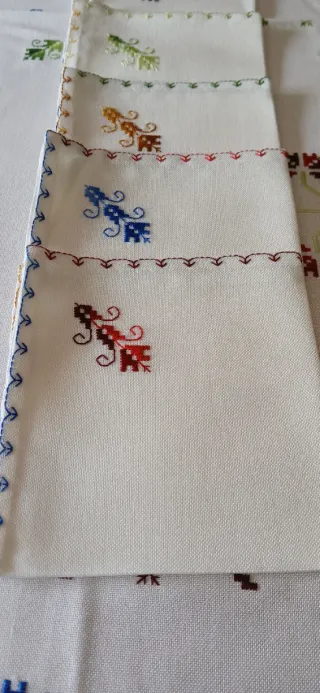 Mantelería bordada a mano Lagartera