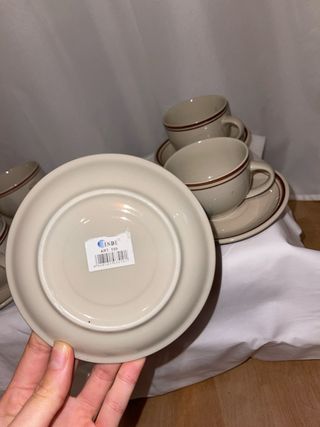 Juego de 6 tazas y platos de cerámica con línea