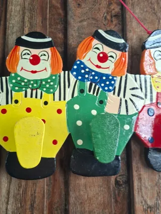 Appendi abiti vintage in legno dipinto a mano