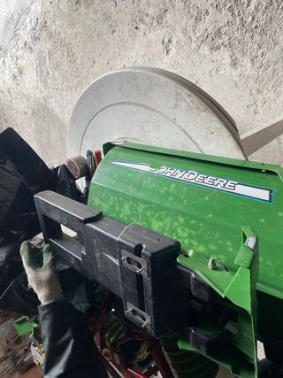 Remolque John Deere verde para tractor