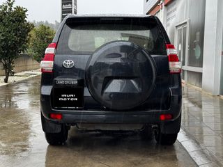 TOYOTA Land Cruiser 2.8 D4D VX