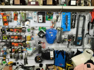 Señuelos de pesca variados