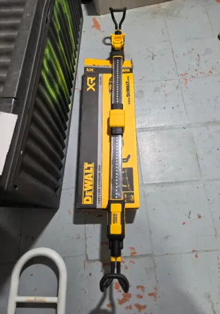 Foco LED Capó Coches DeWalt 12V/18V XR dcl045