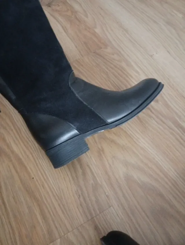 Botas de piel negras con cordones