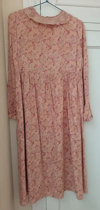 Vestido vintage floral con encaje