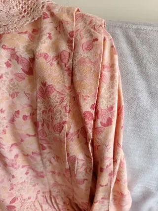 Vestido vintage floral con encaje