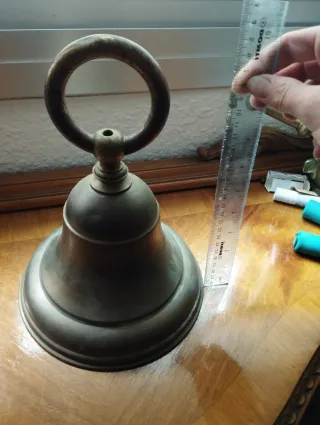 Campana Grande de Latón