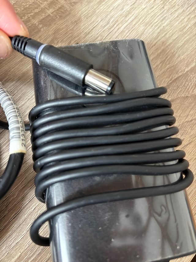 Cargador Dell para portátil