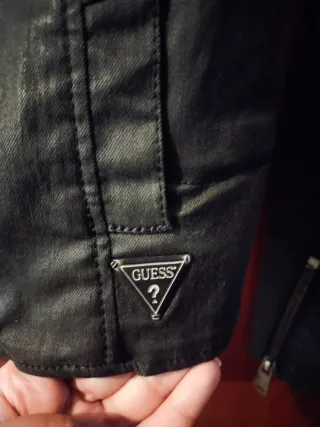 Chaqueta Guess Negra Talla M