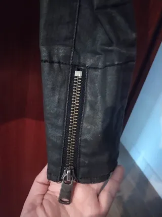 Chaqueta Guess Negra Talla M