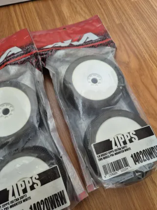 Ruedas RC AKA Zipps 1:8 Buggy (Ultra Soft)