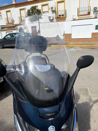 Piaggio X Evo 125cc Maxi Scooter