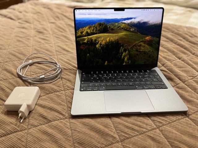 MacBook Pro 14 M2 PRO 16GB RAM 512GB SSD