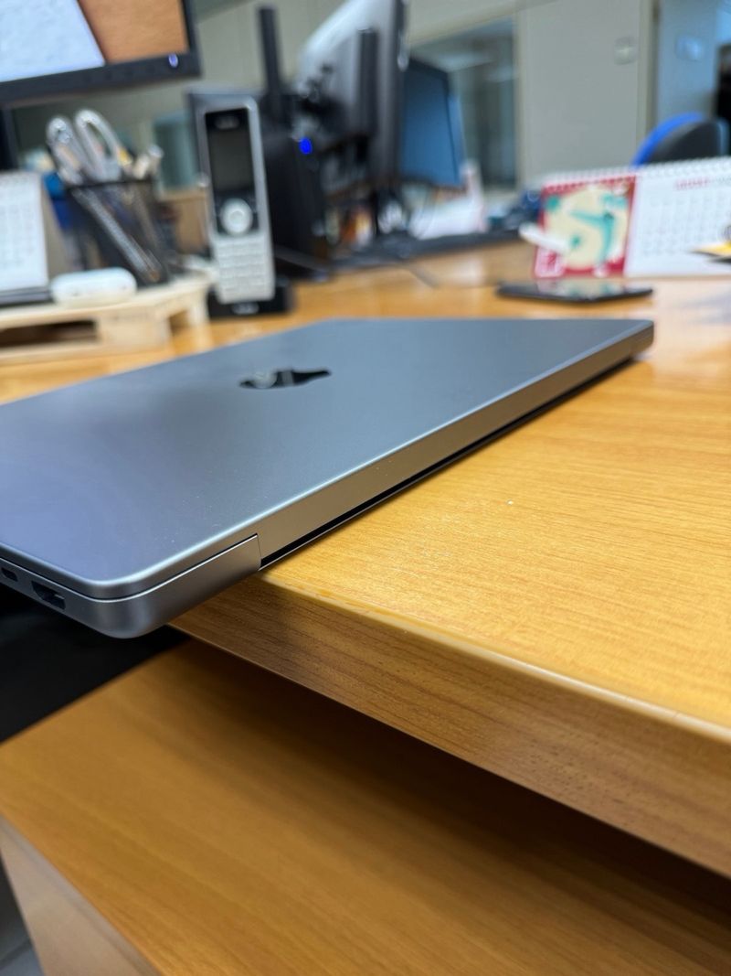 MacBook Pro 14 M2 PRO 16GB RAM 512GB SSD afbeelding 3