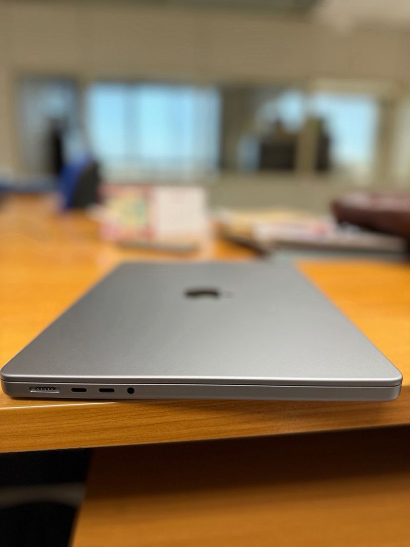 MacBook Pro 14 M2 PRO 16GB RAM 512GB SSD afbeelding 4