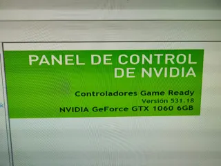 PC Sobremesa Negro con Luces Verdes