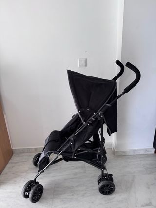 Carrito de bebé negro